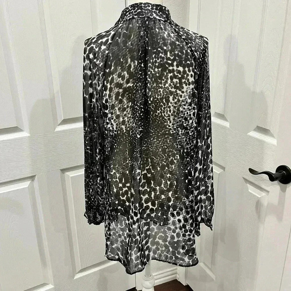 cAbi High/low sheer, long length black/ white blouse button down ❤️ - Picture 4 of 9